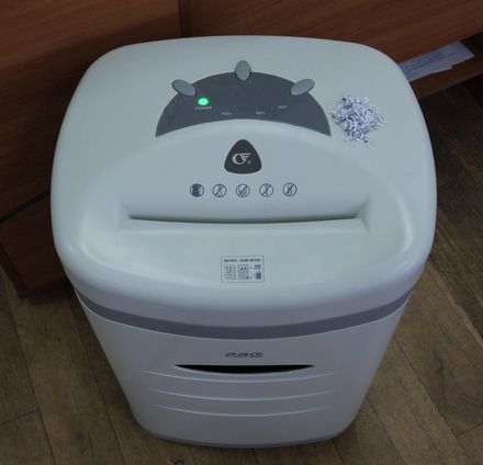 Уничтожитель бумаг PRO KGB 4012С